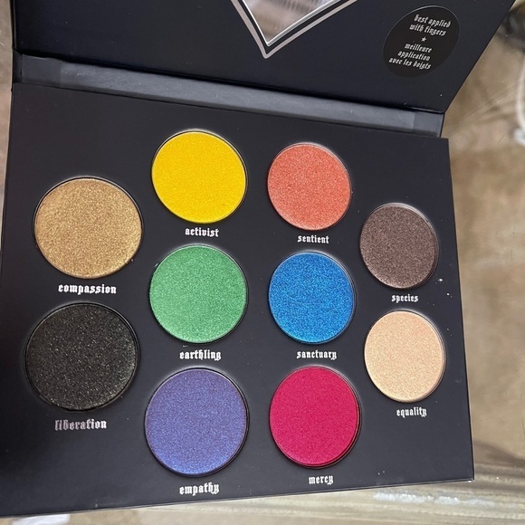 Kat Von D Vegan Love Eyeshadow Palette ❤️ - Picture 2 of 4